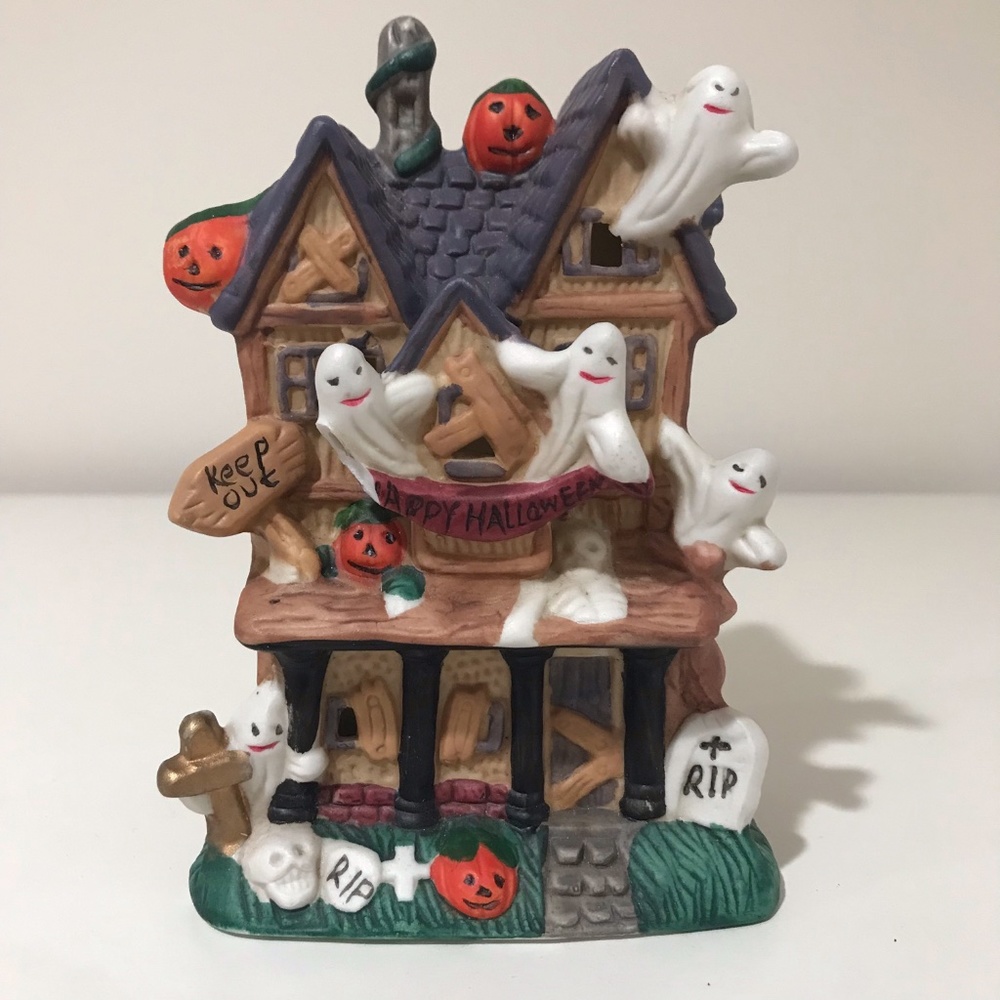 Vintage 1996 Spooky Hollow Lighted Porcelain Halloween House No Light and Cord